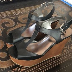 Guess wedges